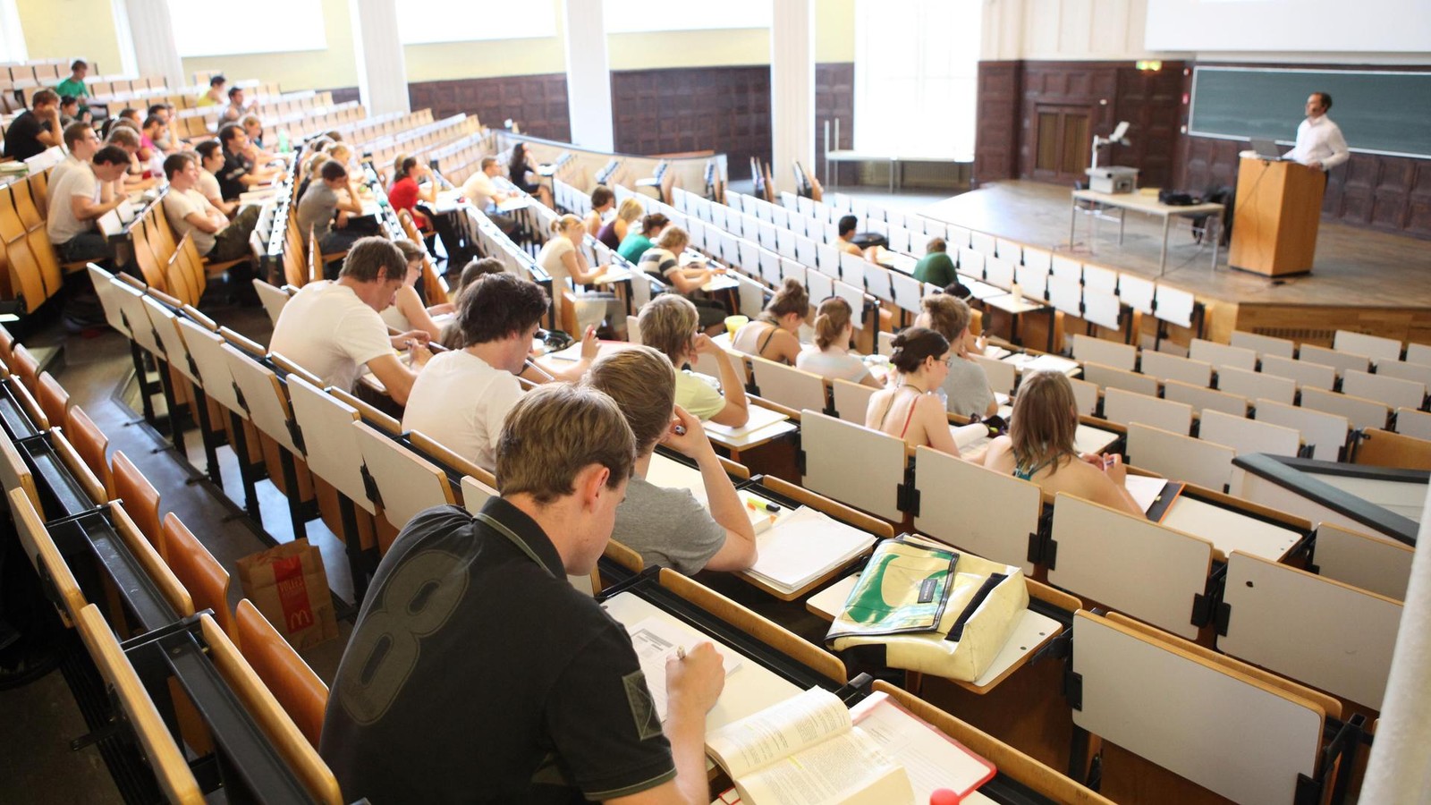 -Struktureller-Notstand-Universit-t-Hamburg-soll-mehr-Geld-bekommen