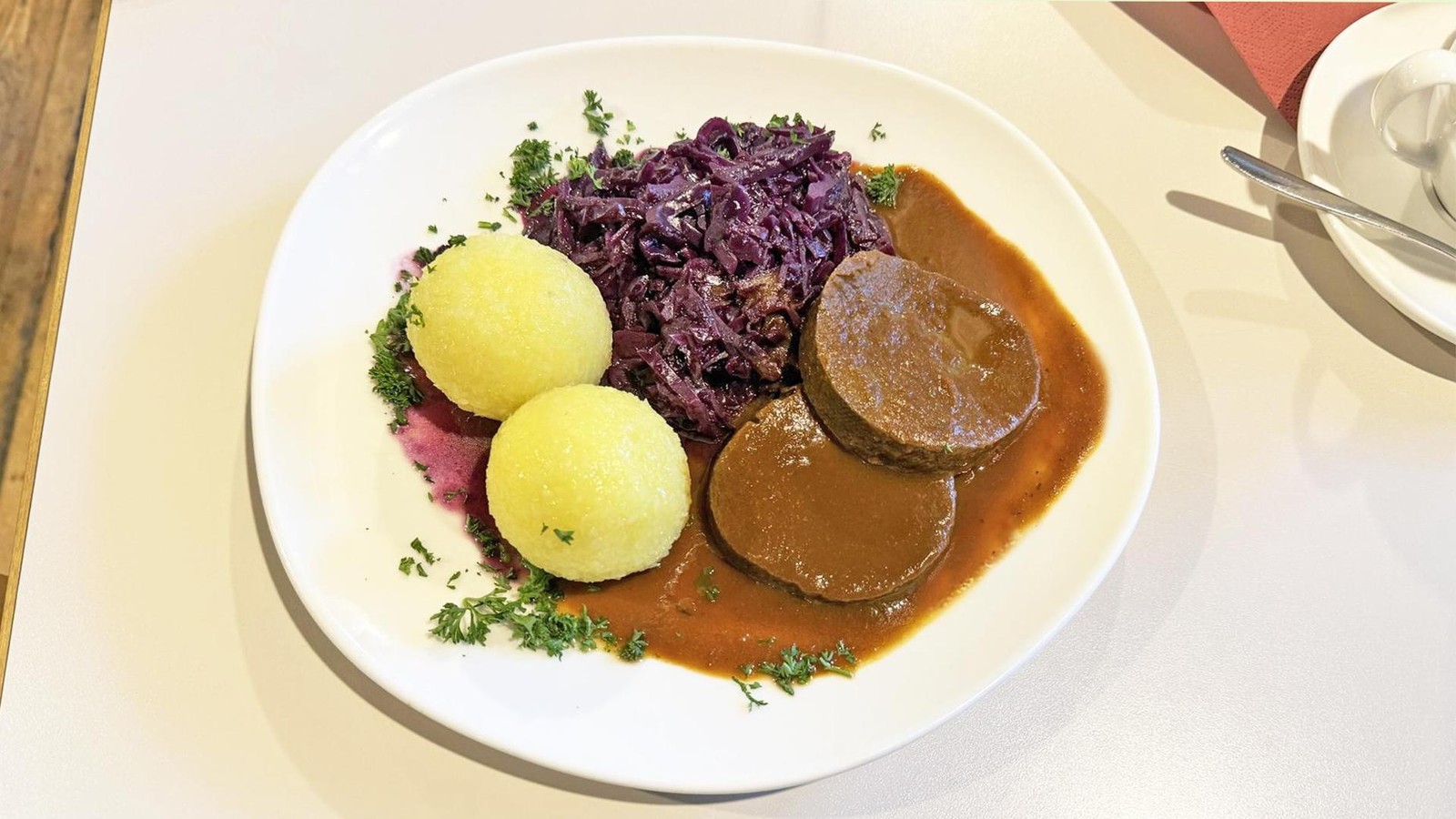 Die-Jenaer-Mensa-mit-einem-Hauch-von-Luxus