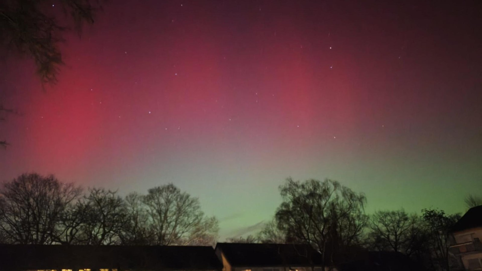 Polarlichter-in-Dinslaken-Voerde-H-nxe-und-Walsum-Hier-sind-Leserfotos
