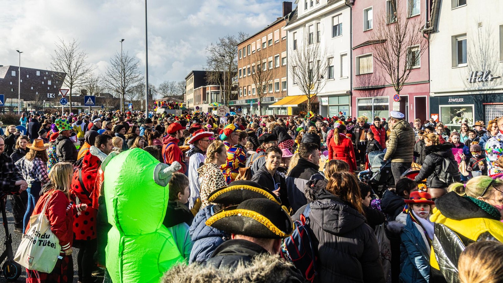 Karneval-2026-in-Kamp-Lintfort-Rosenmontagszug-ge-ndert-das-ist-neu