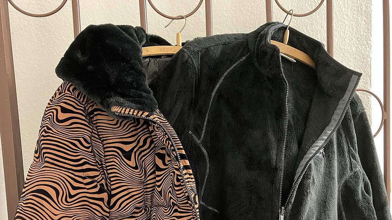 Ganz-sch-n-dick-aufgetragen-Kleiderdieb-entwischt-in-Kahla-der-Polizei