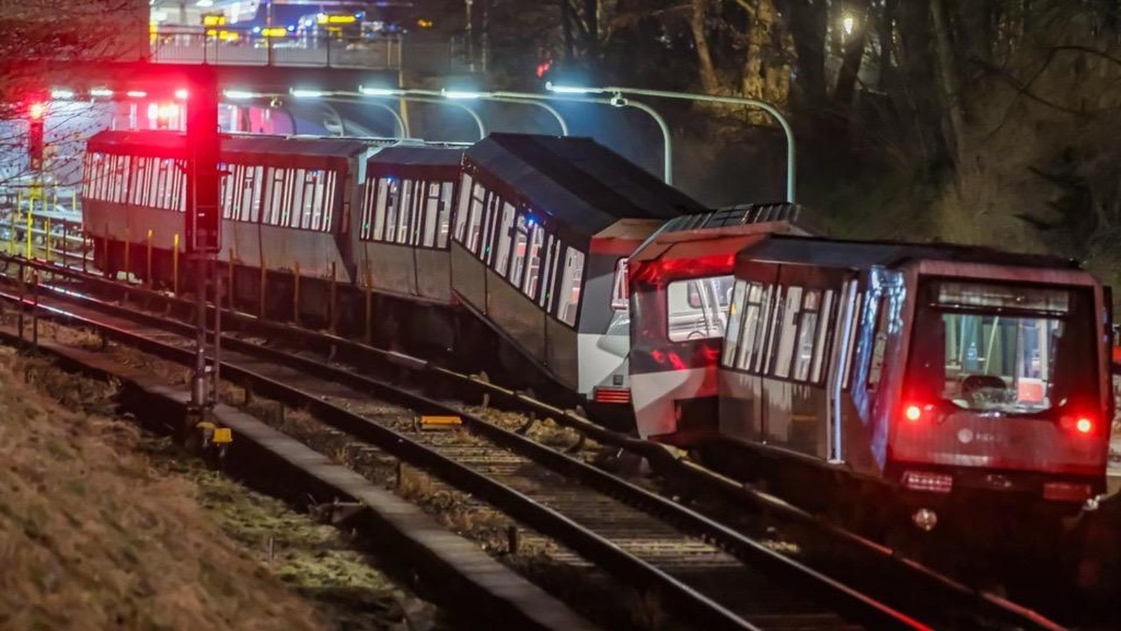 U2-Bahn-in-Billstedt-entgleist-Sperrung-noch-bis-Mittwoch