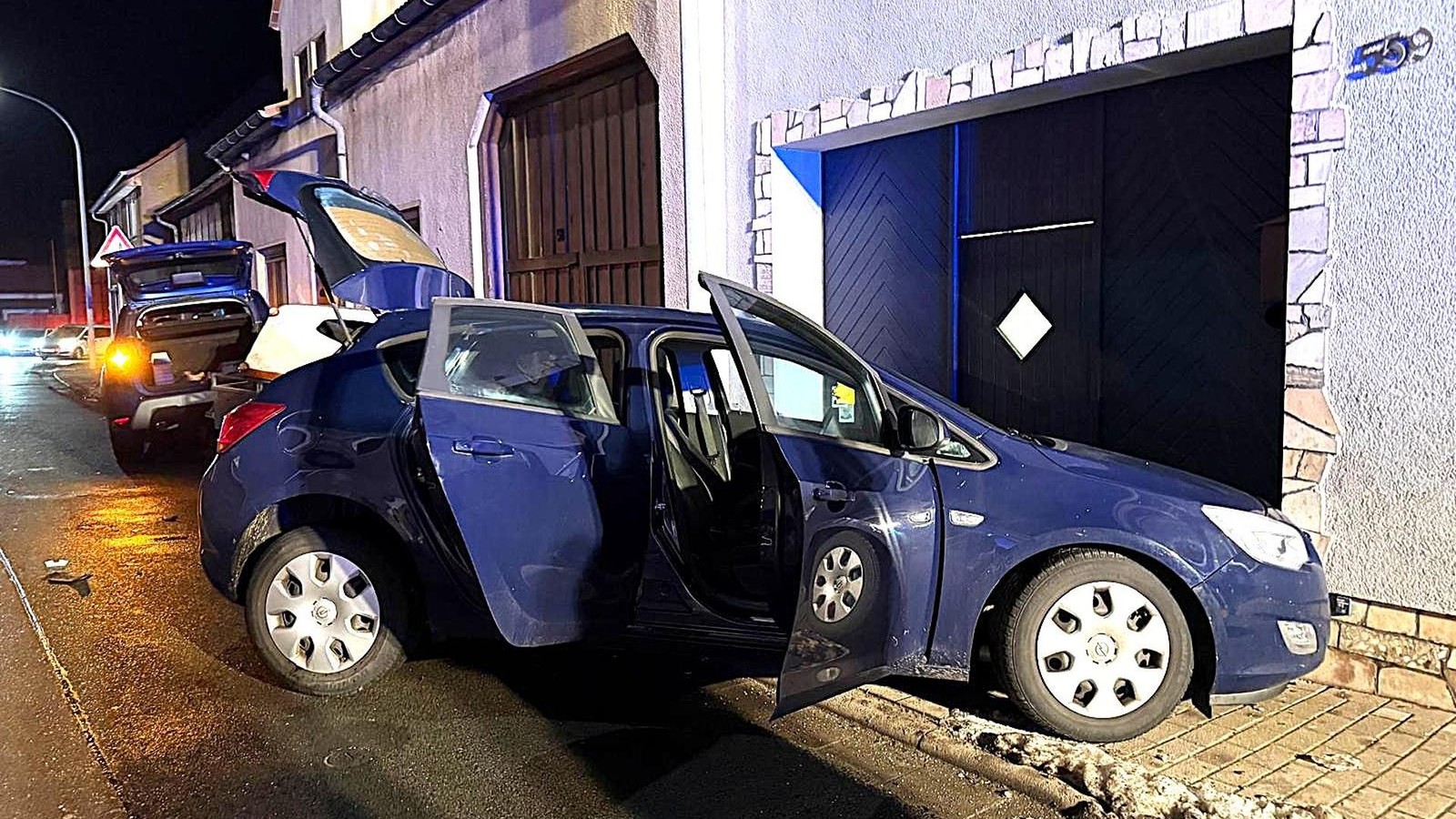 Retter-im-Einsatz-Unfall-im-Unstrut-Hainich-Kreis-18-Bilder-des-Abends