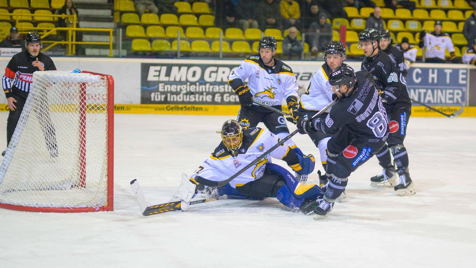 Sieg-gegen-Tilburg-F-chse-Duisburg-so-gut-wie-durch