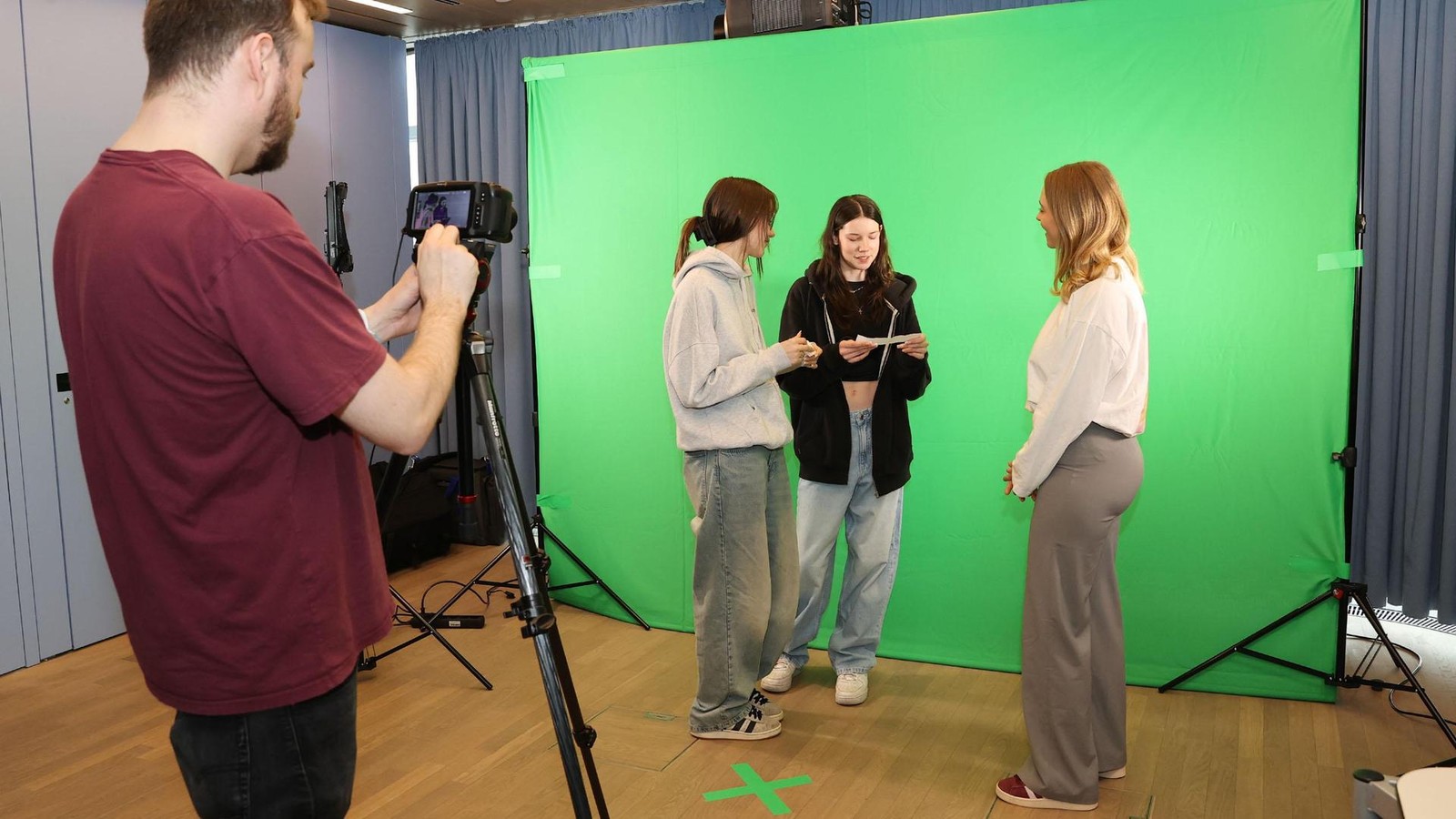 Hier-k-nnen-Sch-ler-aus-Braunschweig-und-Wolfsburg-Medienkompetenz-trainieren