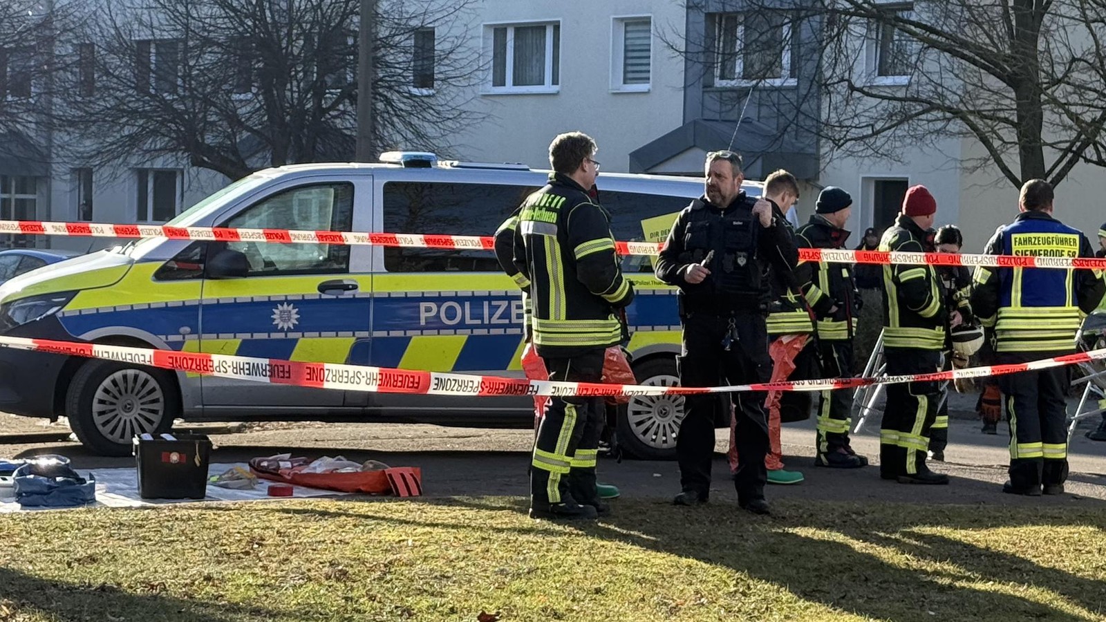 Gro-einsatz-in-Leinefelde-SEK-Einheit-wird-erwartet-Einsatzkr-fte-sichern-die-Gausstra-e