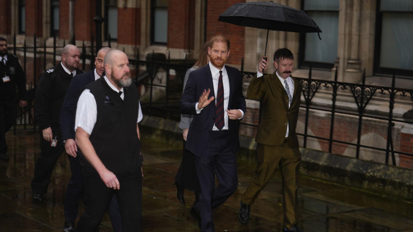 Prinz-Harry-Schwere-Vorw-rfe-an-Boulevardmedien-Leben-zur-Qual-gemacht