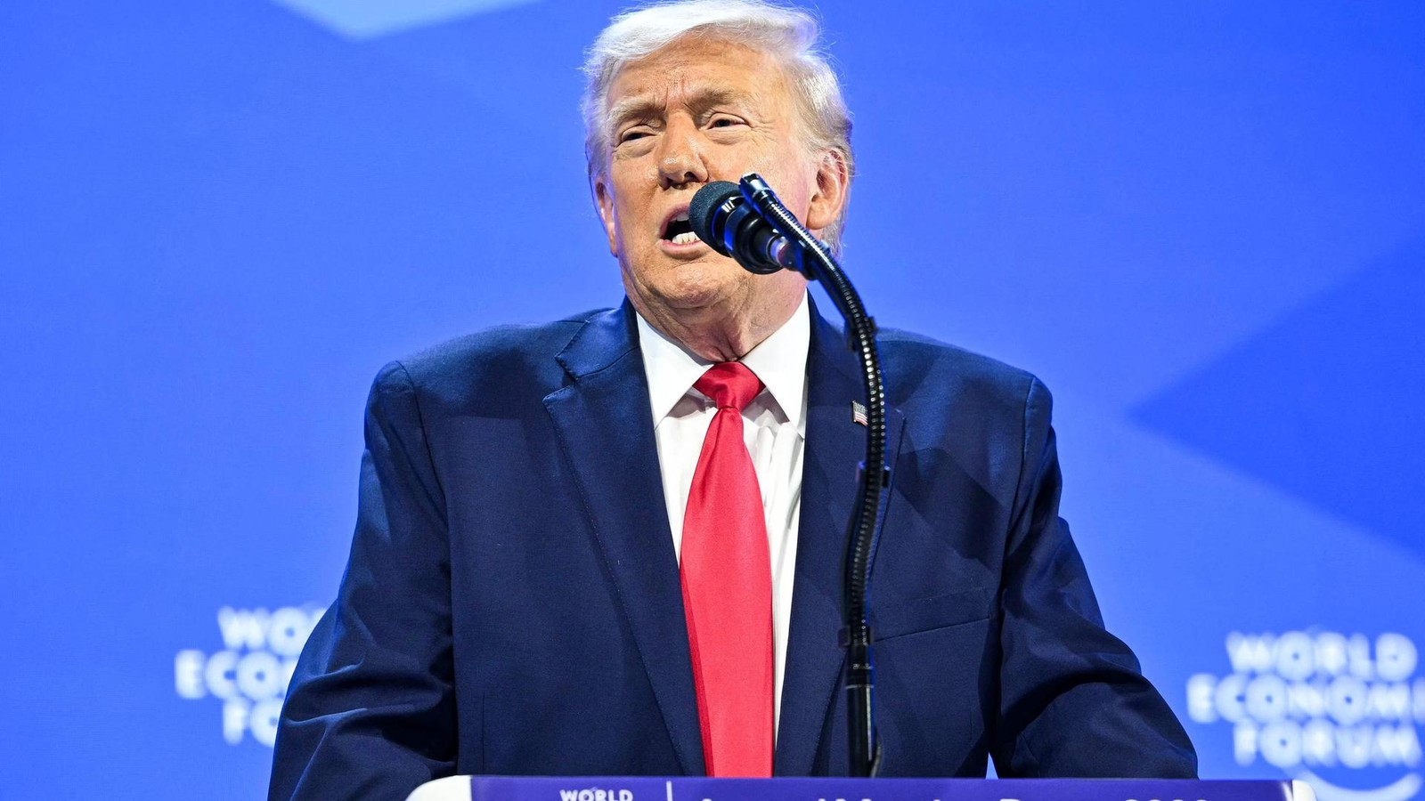 Trump-keilt-in-Davos-gegen-Europa-bizarres-Lob-an-Merz