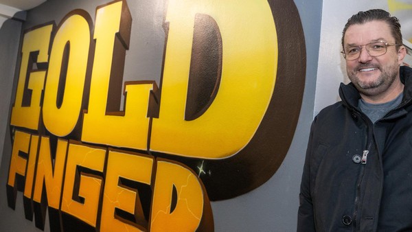 Spektakuläre Bilder: James Bond zieht in Wolfsburgs „Goldfinger“ ein