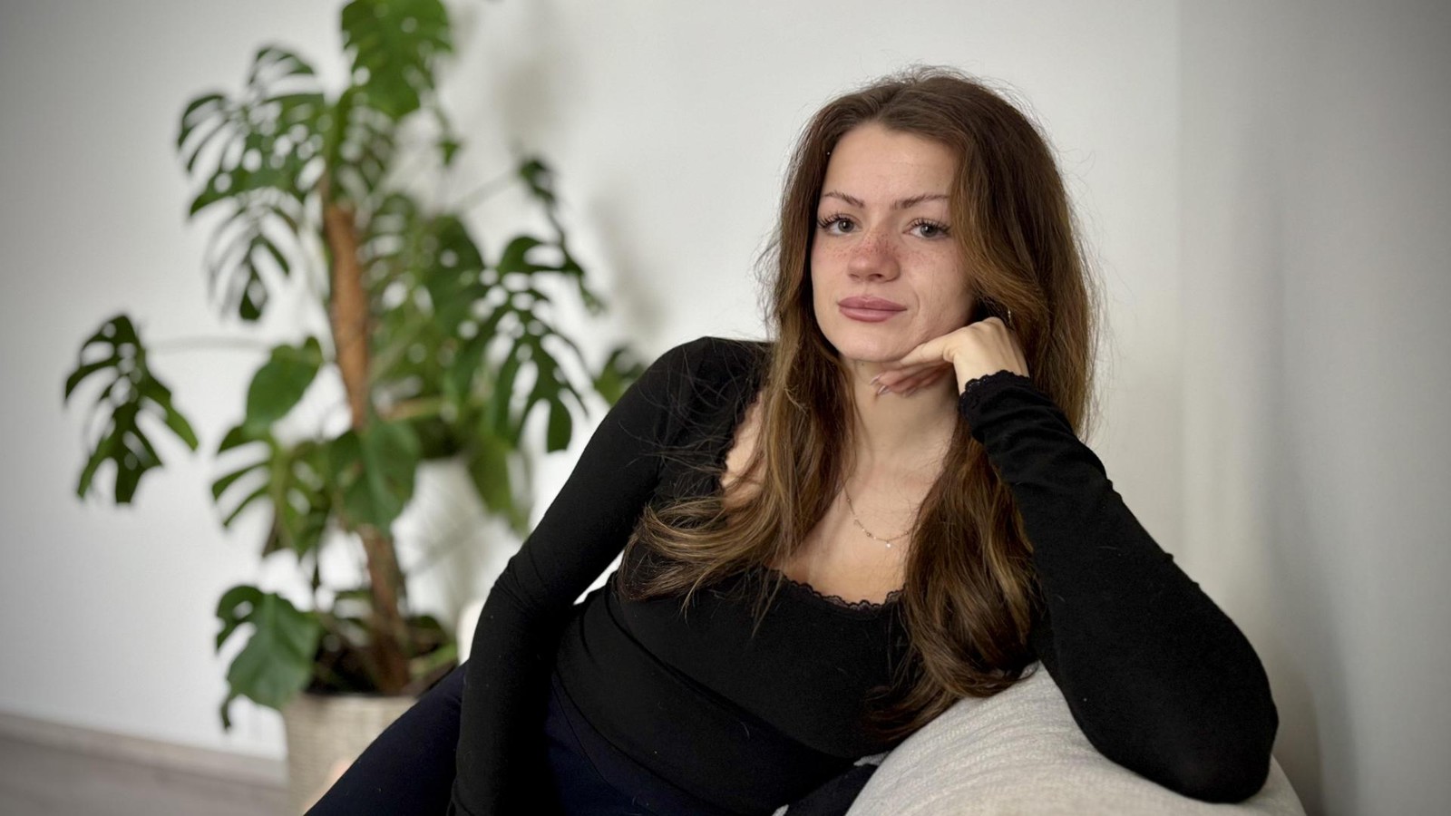 -Notarzt-vermutete-einen-Herzinfarkt-doch-Jesmin-27-leidet-an-Endometriose