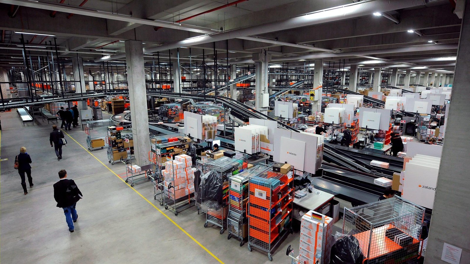 Erfurter-Zalando-Halle-Wird-die-millionenteure-Technik-jetzt-verschrottet-