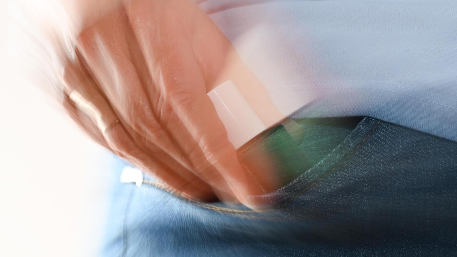 Beim-Diebstahl-erwischt-Frauen-schlagen-und-w-rgen-Ladendetektiv