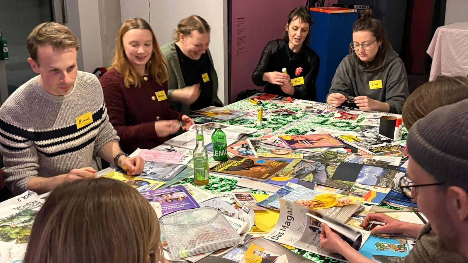 Offline-f-r-5-Euro-Ein-Abend-ohne-Smartphone-Trend-feiert-Hamburg-Premiere