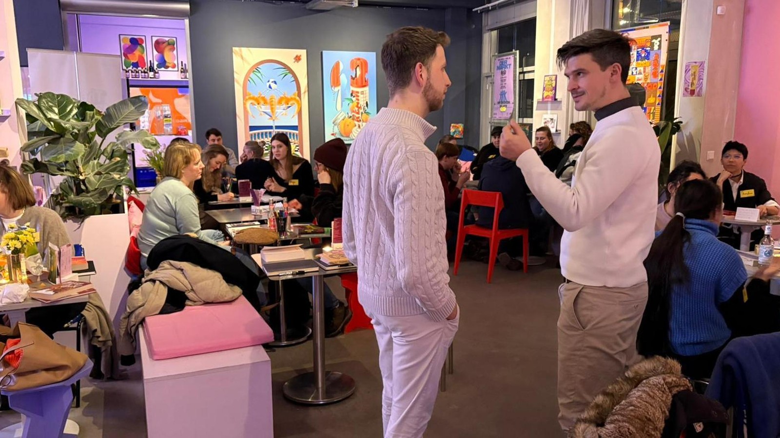 Trend-begeistert-Hamburg-Erster-Offline-Club-feiert-Premiere