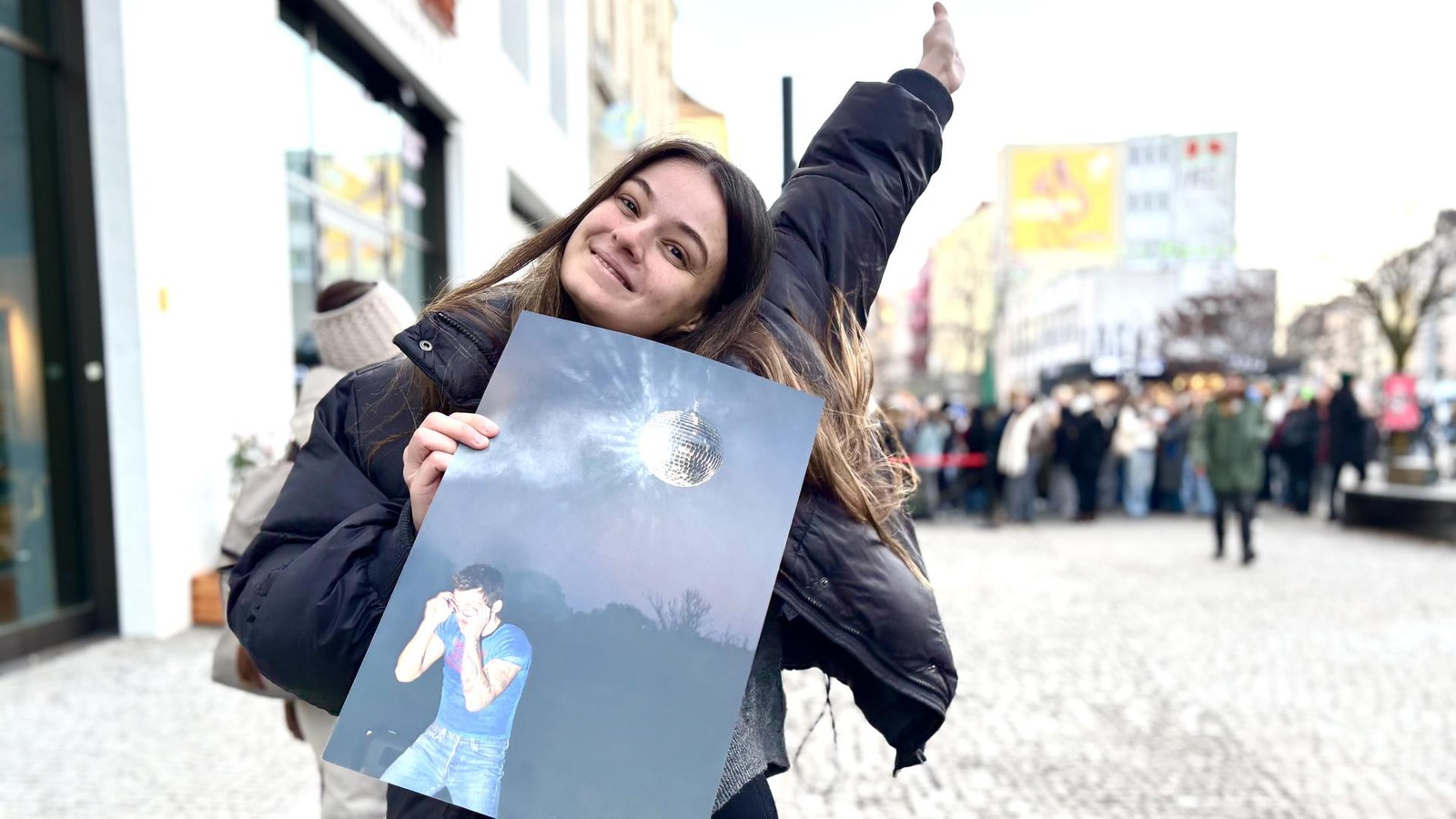 -Techno-Berlin-Vibe-Fans-h-ren-Harry-Styles-neuen-Song-vor-Ver-ffentlichung