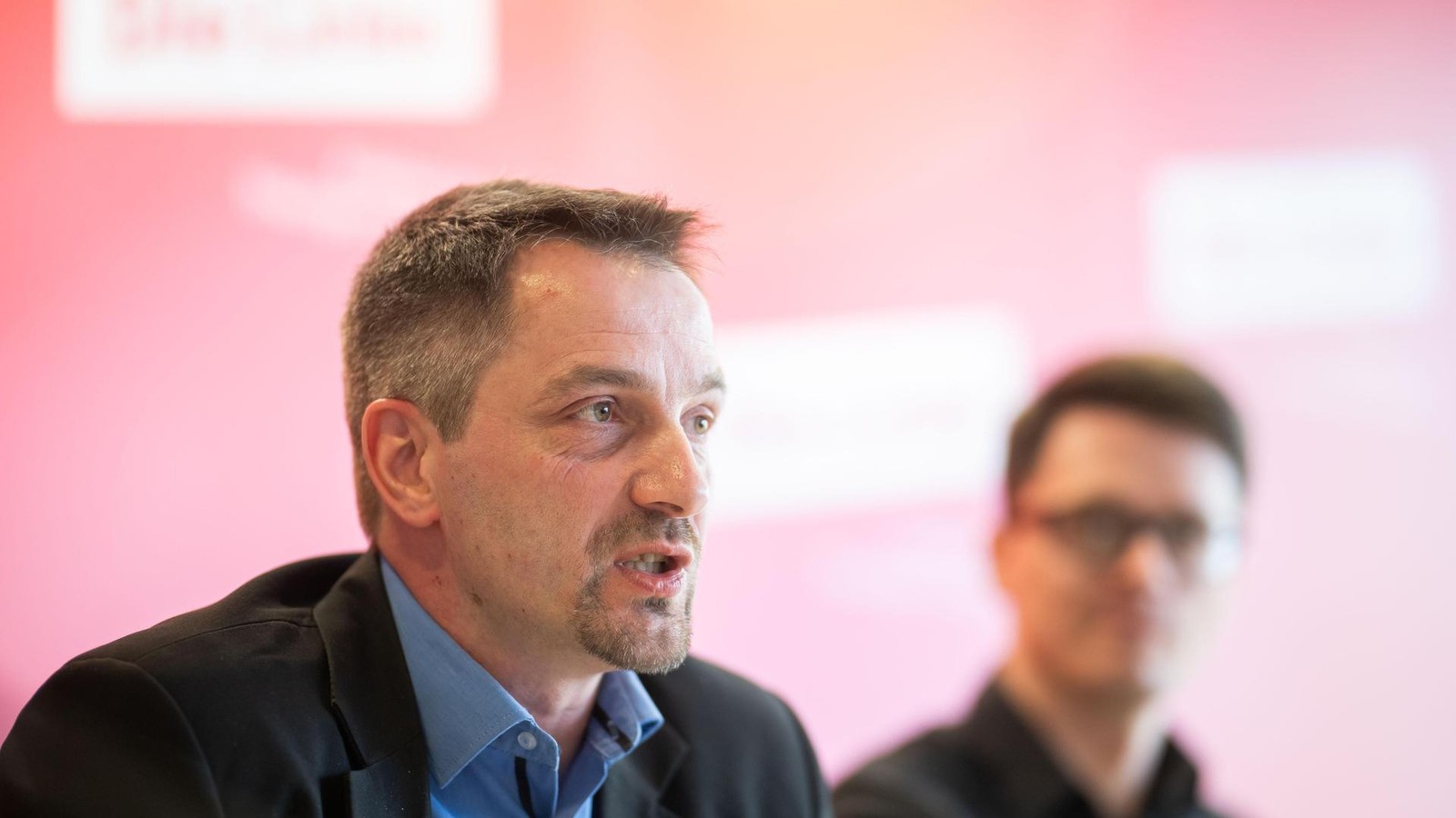 Polizeiaff-re-Wer-ber-die-Razzia-mit-der-Ramme-in-Th-ringen-entscheidet