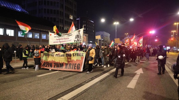 Pro-kurdische Demo in der City: Polizei stoppt Aufzug auf der Lombardsbrücke