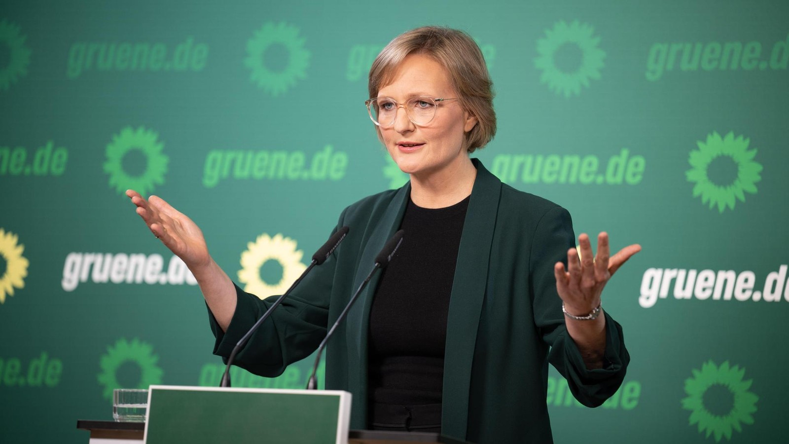 Zerteilt-Gr-nen-Chefin-hier-Trumps-Sch-del-K-rbis-Video-von-Brantner-irritiert