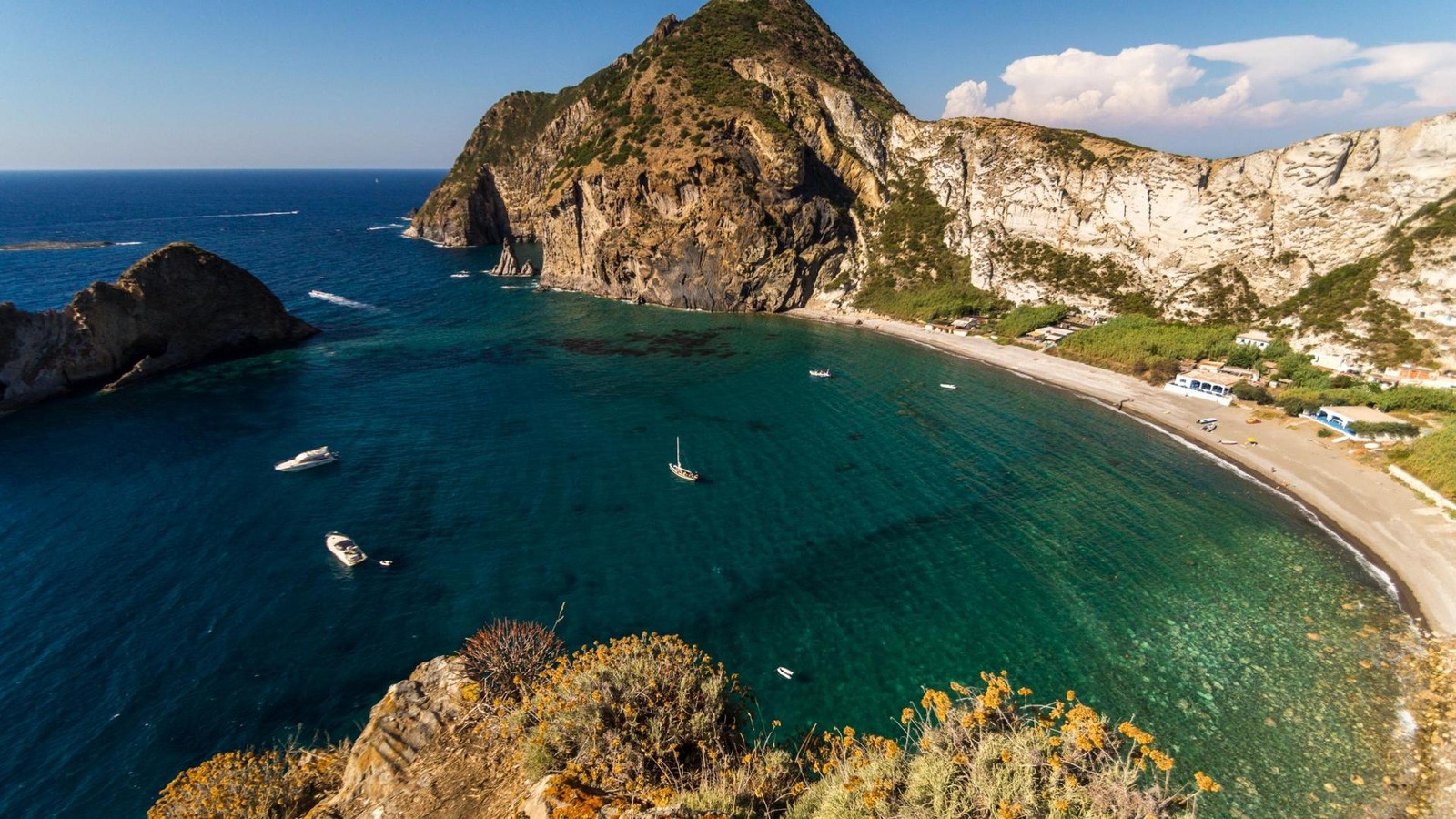 Urlaub-ohne-flie-end-Wasser-Strom-Italienische-Geisterinsel-lockt-Touristen