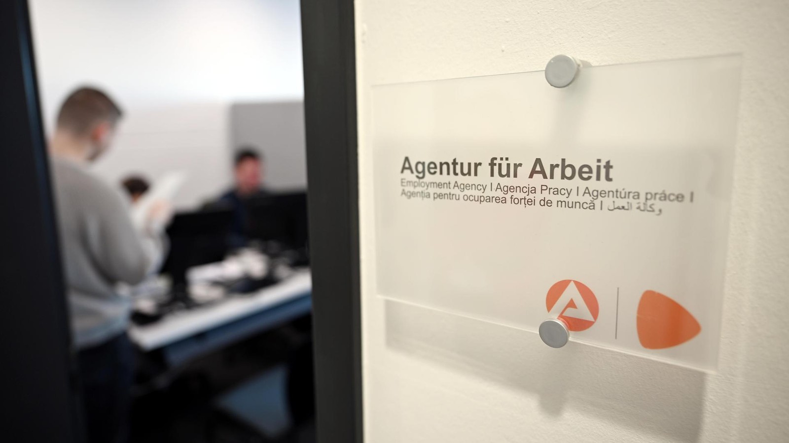 Erfurt-soll-ausl-ndischen-Zalando-Mitarbeitern-l-ngeren-Aufenthalt-sichern