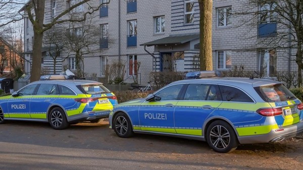 Streit zwischen Mutter und Sohn löst Großeinsatz aus – Polizei sucht Schusswaffe