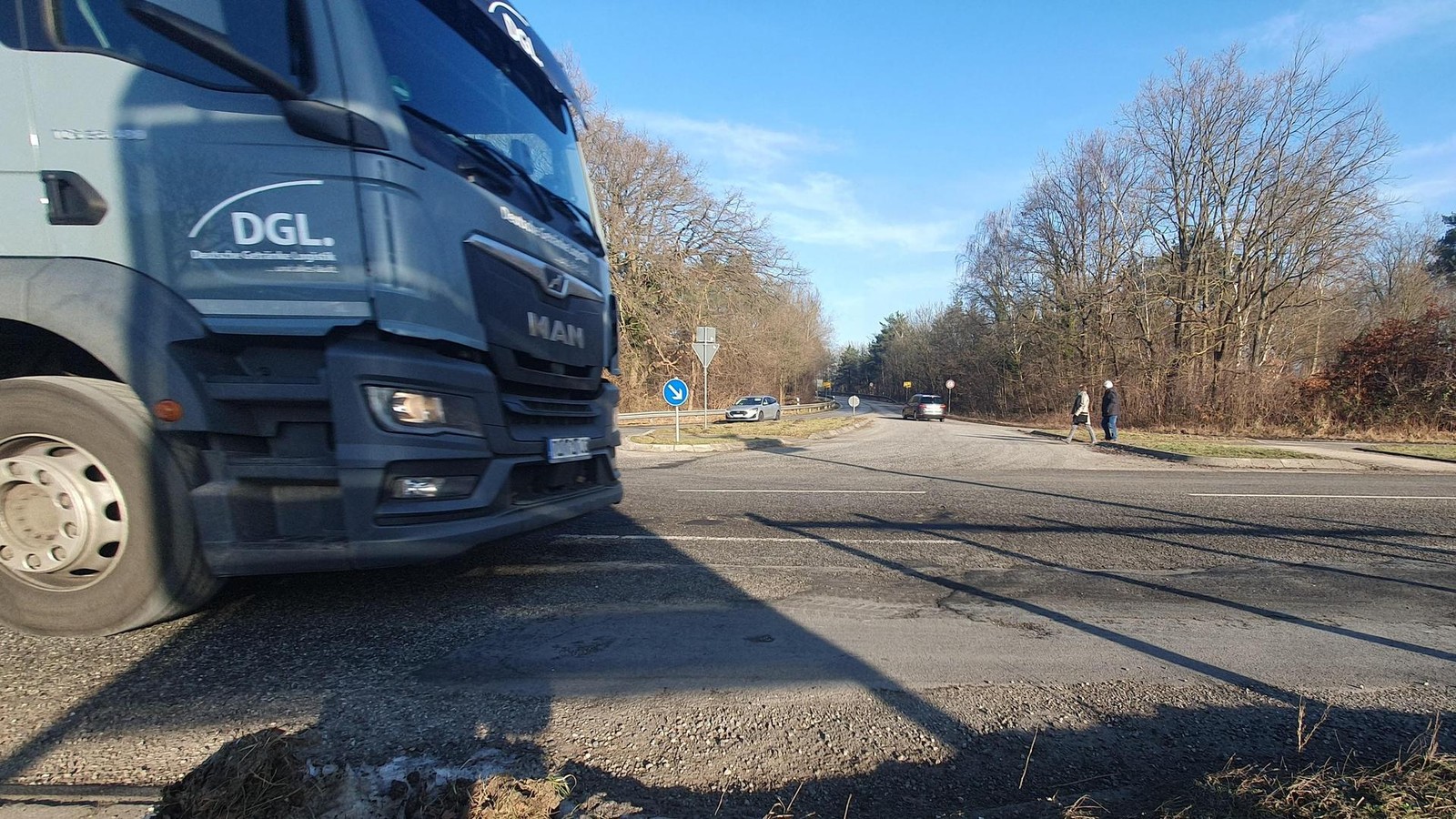 Neuer-Asphalt-auf-K63-Auffahrten-zur-B404-vier-Wochen-lang-gesperrt