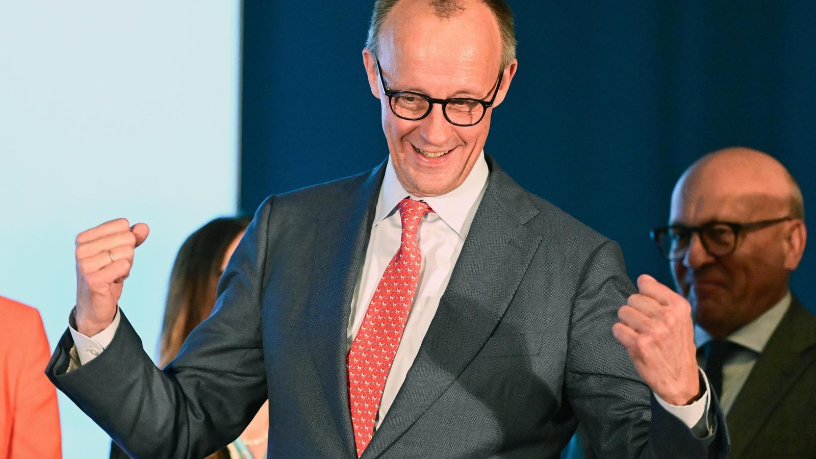 Merz-Kritik-an-Krankheitstagen-Nicht-erw-hnt-wird-das-Problem-der-Beamten-