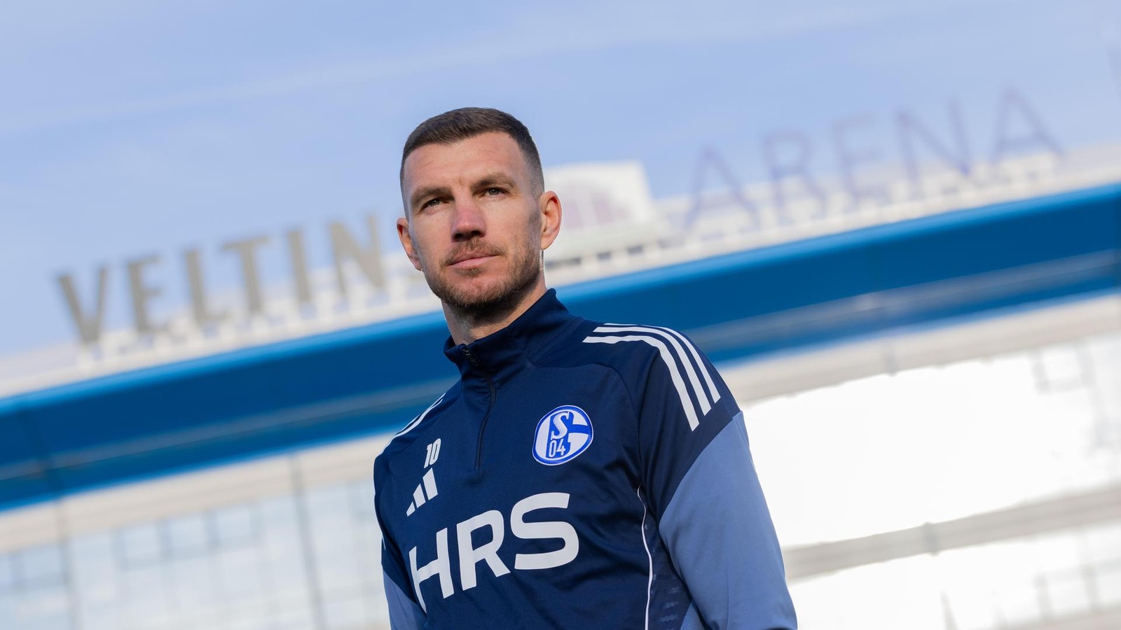 Sensation-ist-offiziell-Schalke-holt-Dzeko-das-sagen-der-St-rmer-und-Baumann