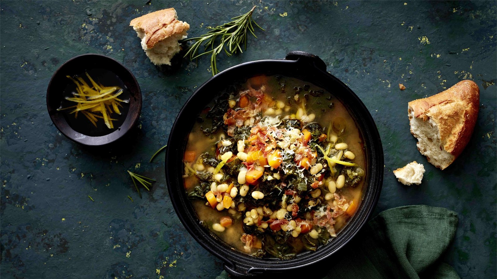 Toskanische-Ribollita-mit-verboten-gutem-Umami-Twist