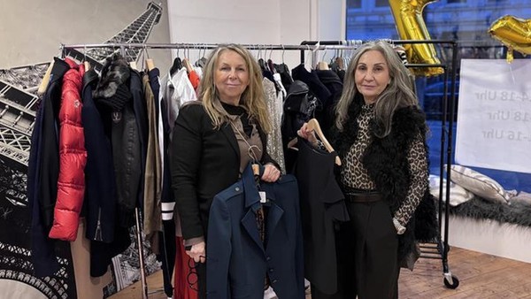 Pop-up-Flohmarkt bietet hochwertige Damenmode zum günstigen Preis