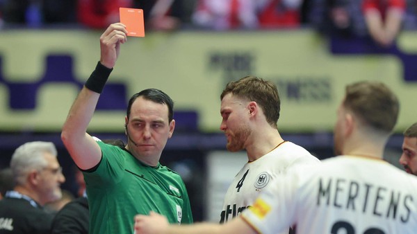 Droht Golla das Portugal-Schicksal? Handball-Star bangt nach Rot vor Sperre