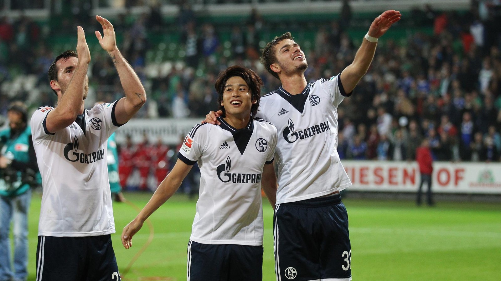 Leak-zum-Schalke-Ausw-rtstrikot-2026-27-Hauch-von-Retro-und-turbulent-gute-Zeiten