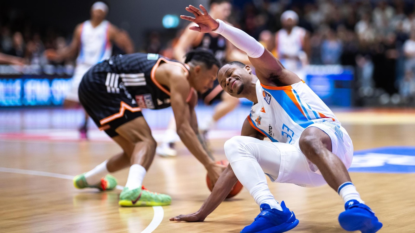 Trainer-und-Vereinsf-hrung-u-ern-sich-exklusiv-zum-Aus-von-Basketballer-Eric-Washington