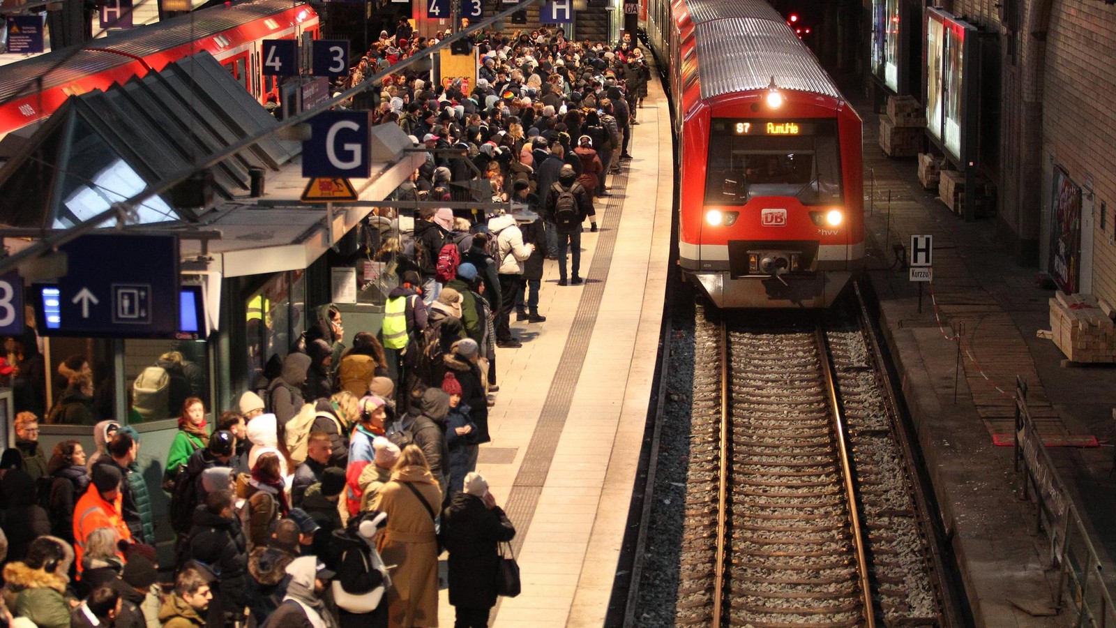 Warum-Hamburgs-S-Bahnen-pl-tzlich-viel-unp-nktlicher-unterwegs-sind