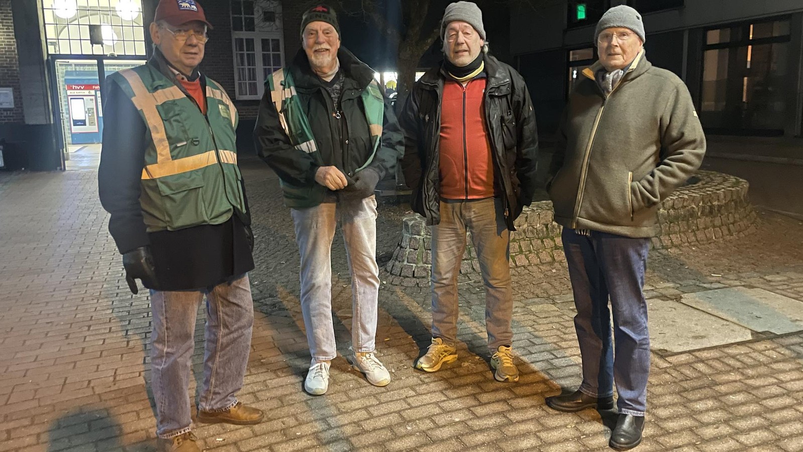 Mit-den-Nachbarschaftsw-chtern-auf-Streife-im-Villenviertel