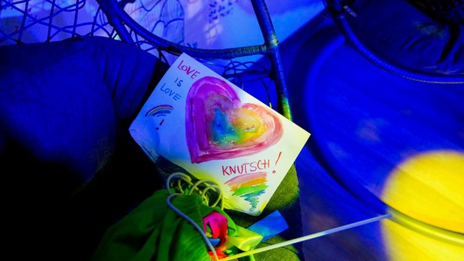 Queere-Partyszene-in-M-lheim-Slay-bietet-sicheren-Raum-f-r-Jugendliche