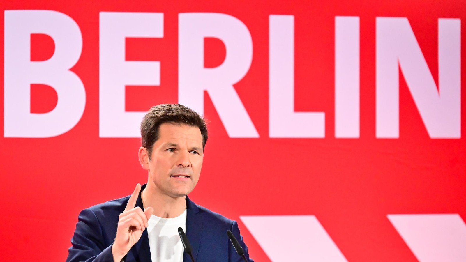 Hacker-am-Werk-Krach-plant-digitale-Innovation-f-r-die-Verwaltung