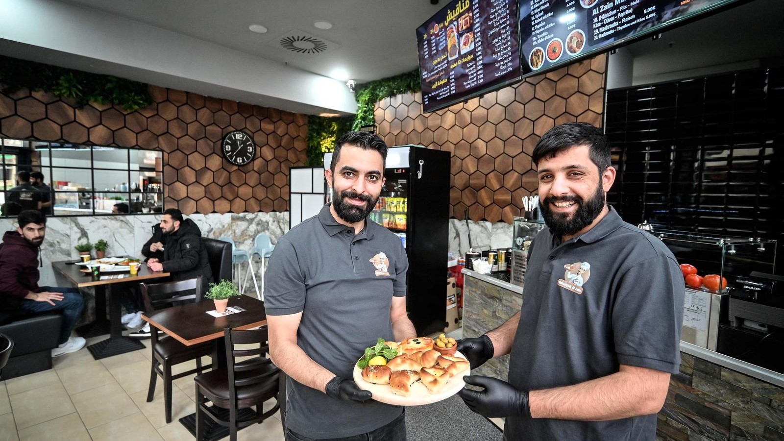 Neuer-syrischer-Imbiss-In-der-Wittener-Stadtgalerie-gibt-es-jetzt-Manakish