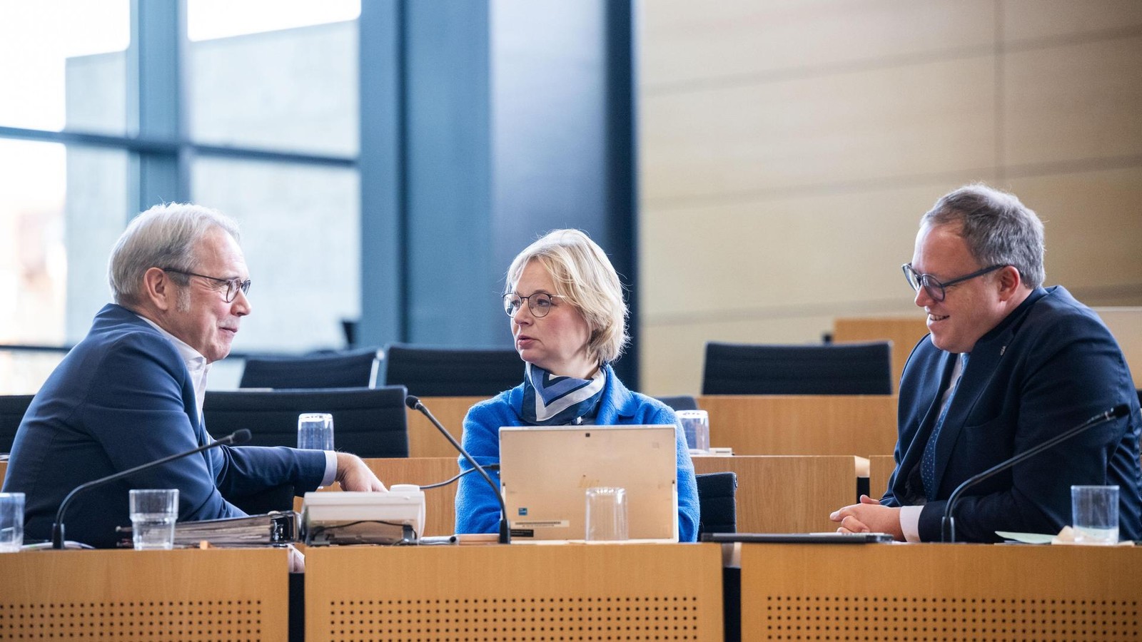 Th-ringer-BSW-in-R-stungsfragen-unter-Druck-Linke-wirft-Man-ver-vor-Wolf-verteidigt-ihre-Position