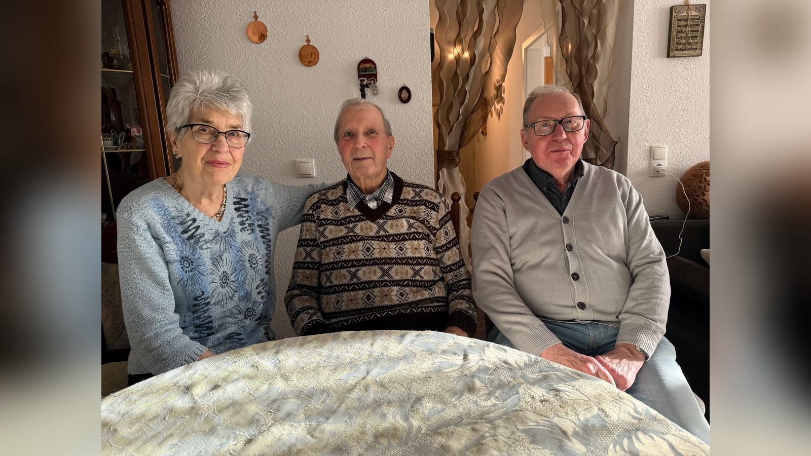 Alt-und-allein-Ein-Projekt-in-Th-ringen-vertreibt-Einsamkeit