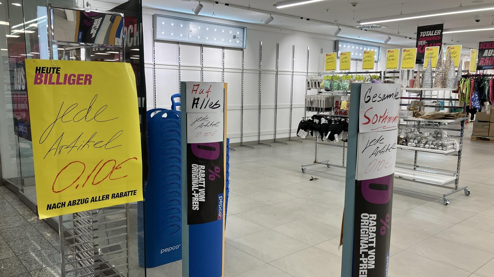 Das-Ende-f-r-zwei-Gesch-fte-in-der-Goethe-Galerie-in-Jena-ist-gekommen