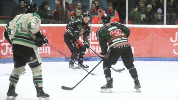 Souveräner Auftritt in Bremen: Harzer Falken nehmen drei Punkte mit zum Wurmberg