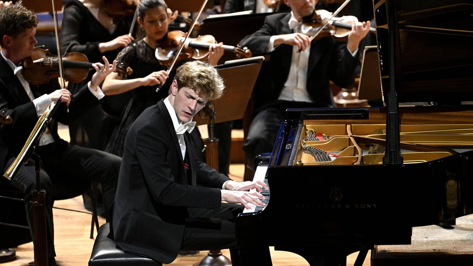Energie-Pr-zision-und-emotionale-Walzer-Jan-Lisiecki-spielt-endgeile-Musik-