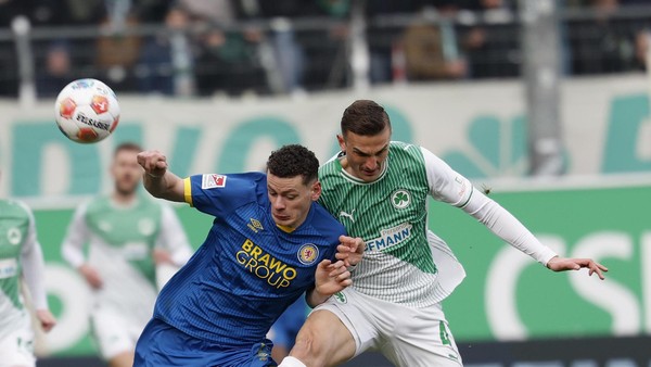 Keine Ideen, kein Ertrag: Eintracht müht sich in Fürth trotz Überzahl ab