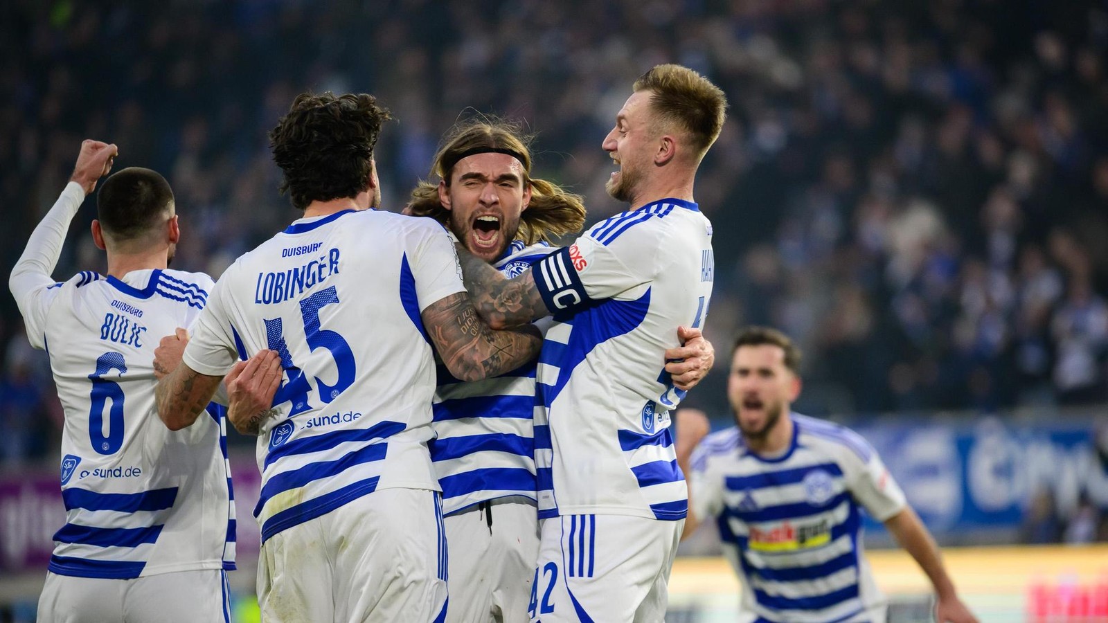 Bitter-und-Lobinger-treffen-zum-2-0-Sieg-des-MSV-gegen-Regensburg