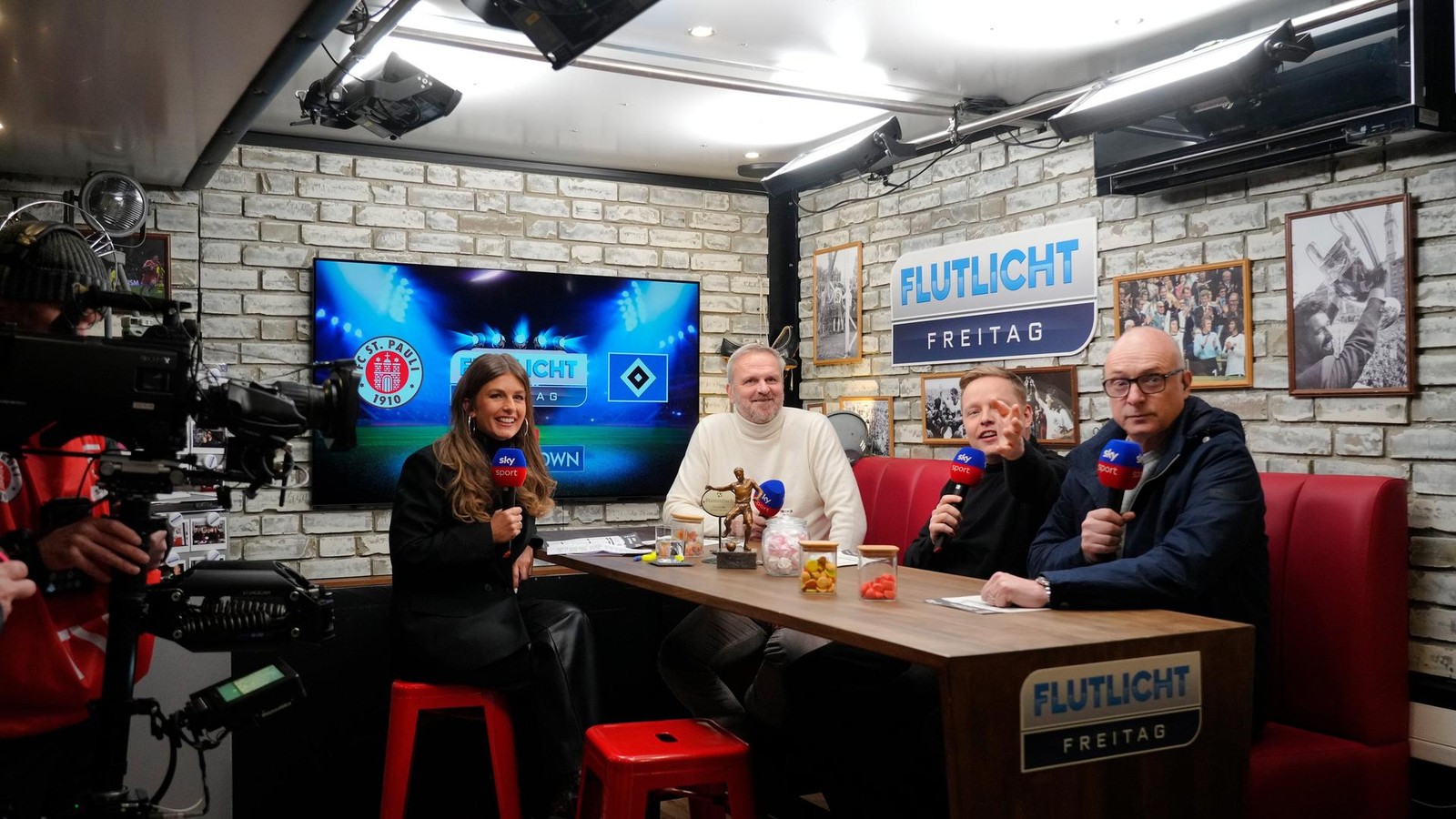 Spannende-Einblicke-Was-hinter-den-Kulissen-von-Sky-beim-Stadtderby-geschah