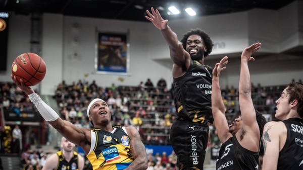 Starker Neu-Löwe Shittu reicht nicht: Braunschweiger stürzen ans Tabellenende