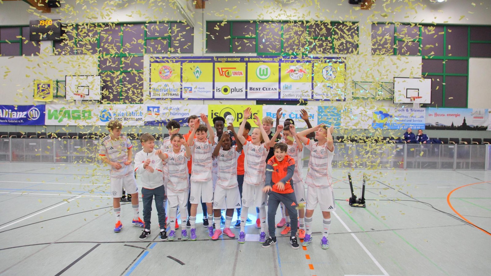 Sie-machen-es-erneut-FC-Bayern-M-nchen-verteidigt-Titel-in-Sondershausen