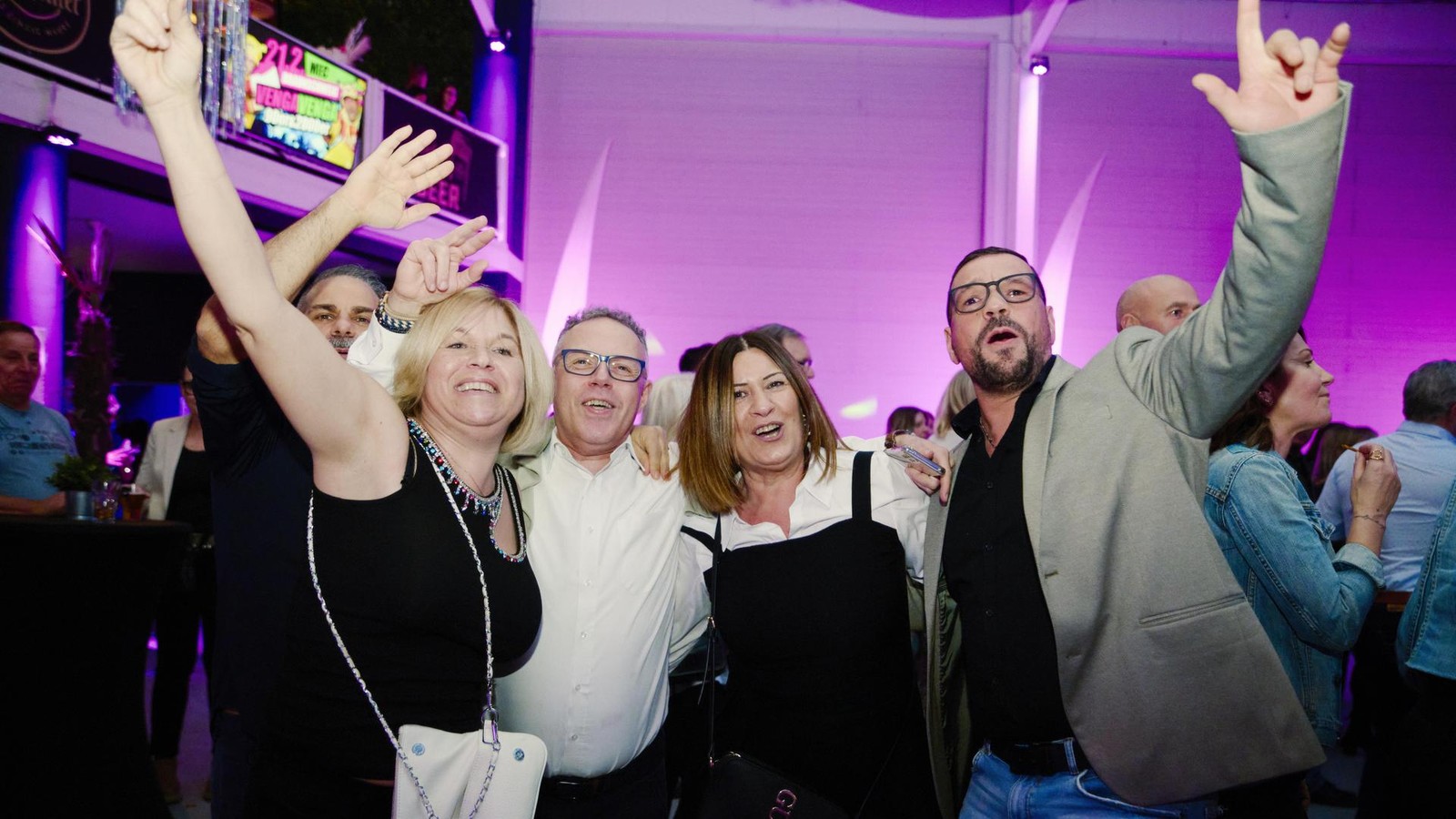 -30-Party-im-Millenium-Event-Center-Mehr-als-30-tolle-Fotos