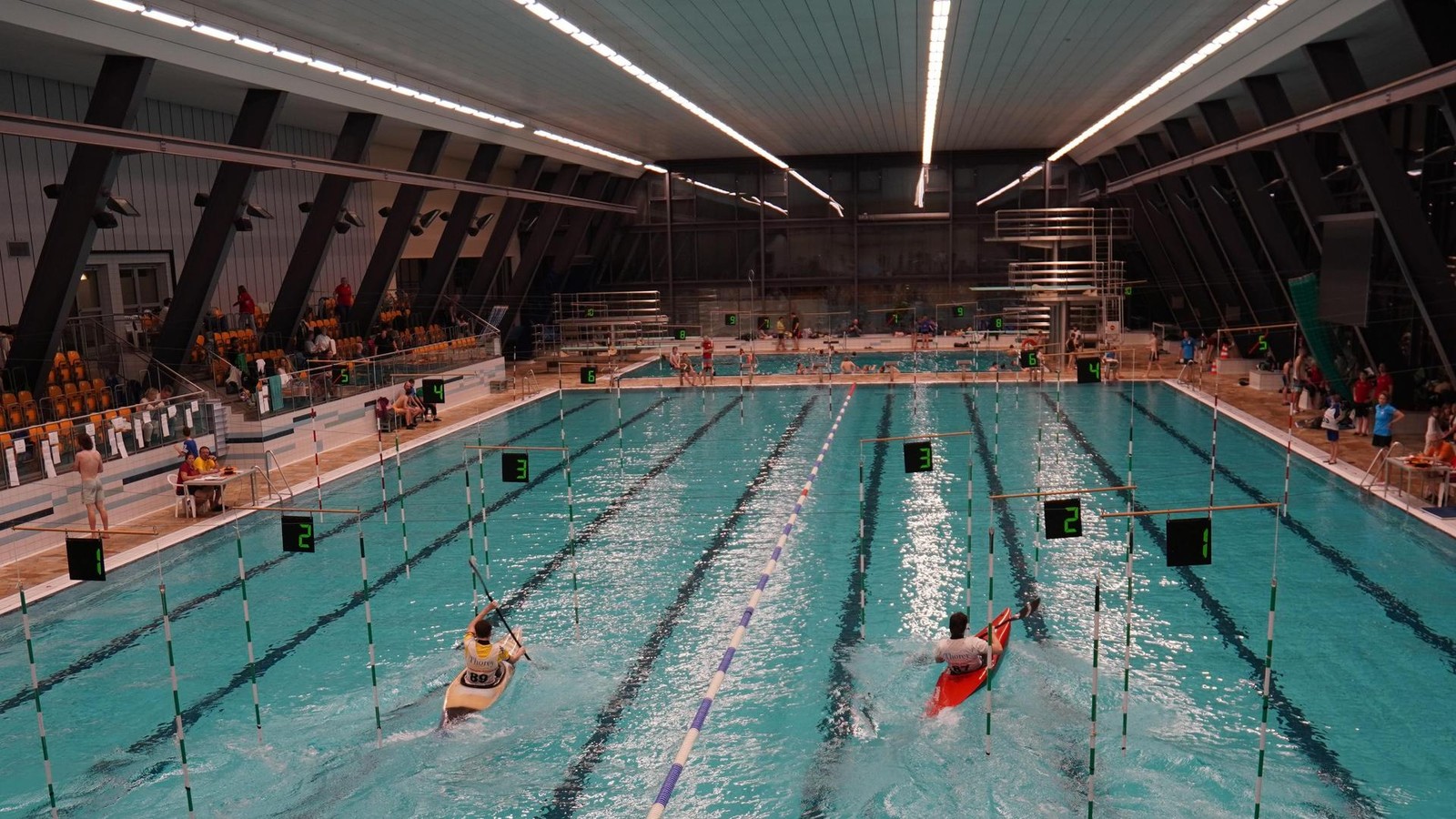 Diese-Reise-hat-sich-gelohnt-Aus-Dubai-ins-frisch-sanierte-Hofwiesenbad-nach-Gera